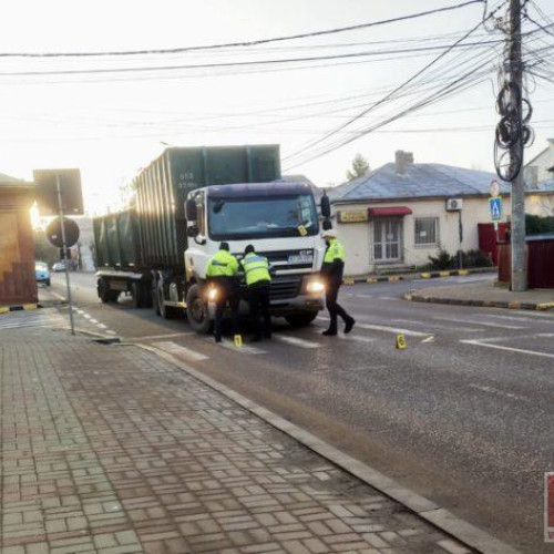 Tragicul accident din Botoșani: o bătrână decedată după impactul cu un camion de gunoi