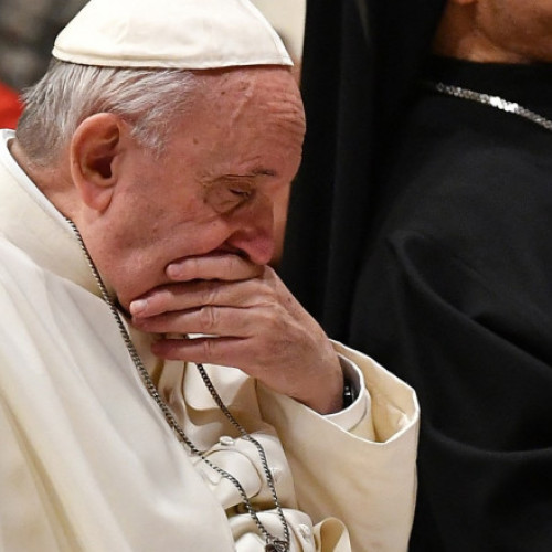 Papa Francisc, internat din cauza pneumoniei