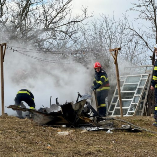 Incendiu devastator în Ipotesti: o rulota a fost distrusă complet