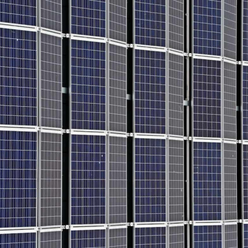 Soluții de energie regenerabilă: Invertoarele solare off grid, ideal pentru independență energetică