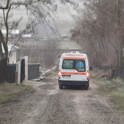 Individ din Botoșani, prins că se dă drept doctor