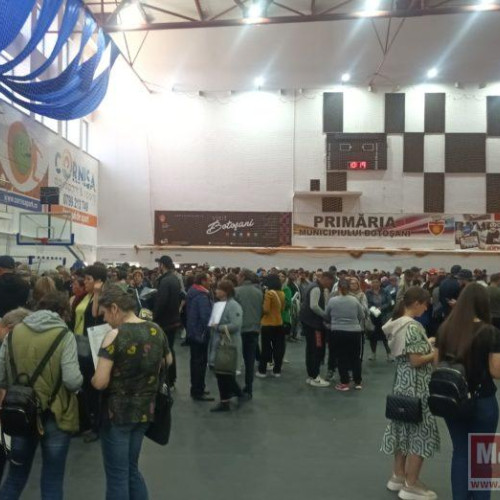 Aproximativ 500 de persoane la Bursa locurilor de muncă din Botoșani