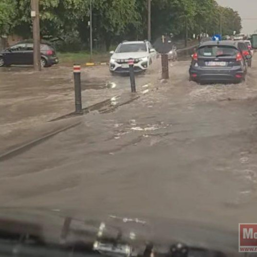Ploaia provoacă inundații în Botoșani