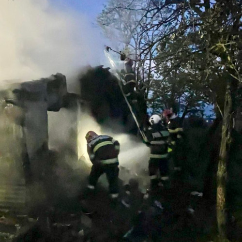 Incendiu într-o locuință din comuna Avrameni: o femeie de 91 de ani evacuată în urma intervenției rapide a pompierilor