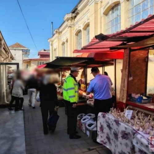 Poliția Locală amendează comercianți pentru nereguli în Piața Mare