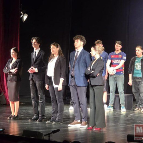 Drama Club a prezentat o adaptare a operei &quot;Jocuri în curtea din spate&quot;