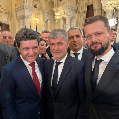 Președintele CJ Botoșani, Valeriu Iftime, la ceremonia de învestire a lui Nicușor Dan