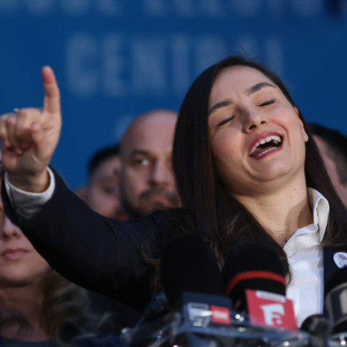 Doi senatori din Partidul Oamenilor Tineri își anunță demisia