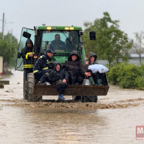 Intervenții de urgență la Prisacani din cauza inundațiilor