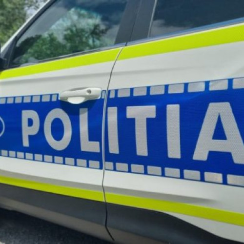 Un accident grav s-a produs noaptea trecută în județul Bistrița-Năsăud, după ce un șofer din Botoșani a lovit în plin o ambulanță aflată în misiune, potrivit monitorulbt.ro. Victimele, un șofer de ambulanță și o femeie pasager, au fost duse de urgență la spital pentru îngrijiri medicale.
