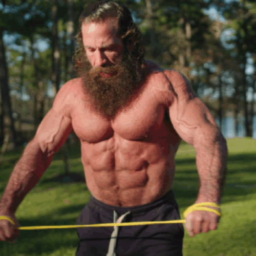 influenceri de fitness și riscurile ascunse ale performanței exagerate