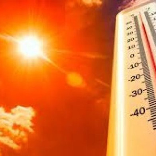 Primul val de caniculă din această vară, așteptat în Botoșani, va avea loc în perioada 2-8 iunie, anunță meteorologii. Temperatura va urca treptat, atingând 34-35 de grade Celsius în ultimele zile ale săptămânii, potrivit estimărilor din monitorulbt.ro. După un mai mai rece decât cel obișnuit, aceste schimbări climatice indică o creștere bruscă a temperaturilor.