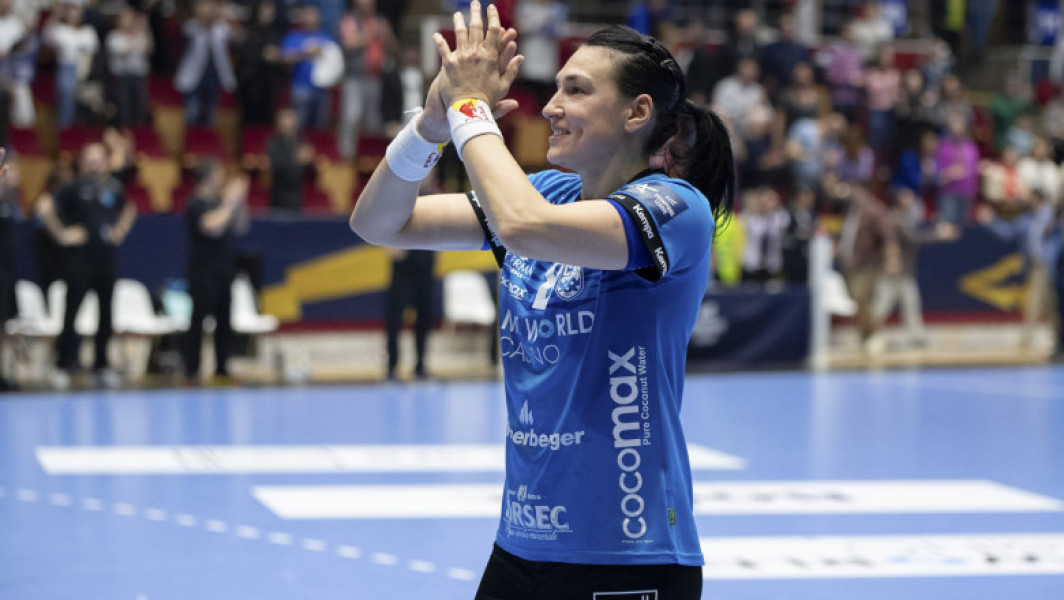Cristina Neagu și-a încheiat cariera de handbalistă într-o atmosferă emoționantă la Sala Polivalentă