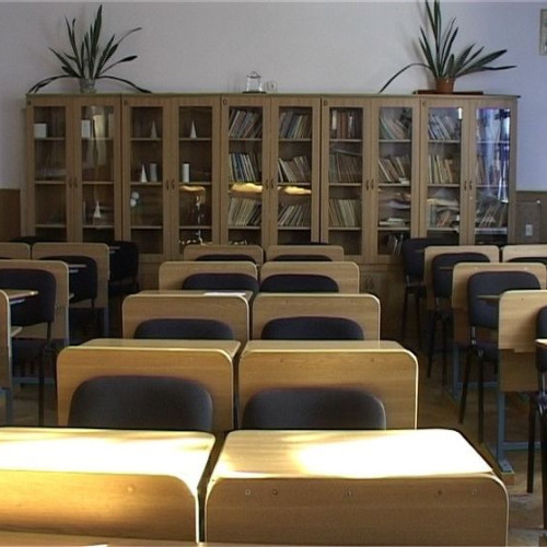 prima proba scrisă a examenului național de bacalaureat 2025 a avut loc astăzi, 10 iunie, în centrele de examen din județul Botoșani. În cadrul acestei probe, susținută la Limba și literatura română, au fost prezenți 2.041 de elevi din cei 2.087 înscriși. Reprezentanții Inspectoratului Școlar Județean Botoșani notează că 46 de candidați au absentat.