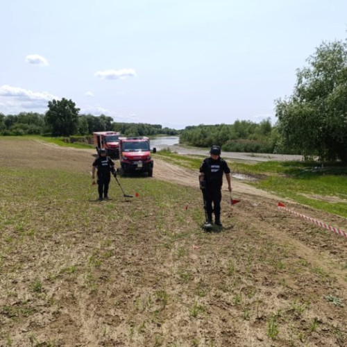 exercițiu comun al pirotehgenicilor din botosani și suceava pentru neutralizarea muniției neexplodate