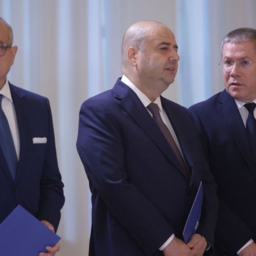 Video Trei noi judecători la Curtea Constituţională au depus jurământul la Cotroceni. Cum va fi ales președintele CCR și e cine e favorit