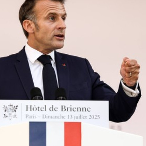 Macron anunţă că va dubla bugetul militar până în 2027: „Salvarea patriei presupune să cheltuim mai mult pentru apărare”