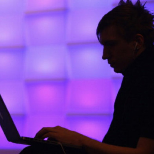 A promis 25.000 de burse și a înșelat o țară întreagă. Tânăr condamnat pentru o escrocherie digitală de proporții