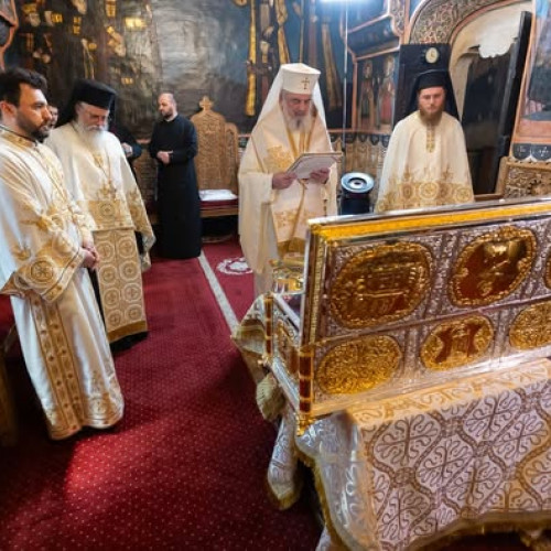 FOTO Patriarhul României a sfințit racla cu moaștele Sfântului Onufrie de la Vorona