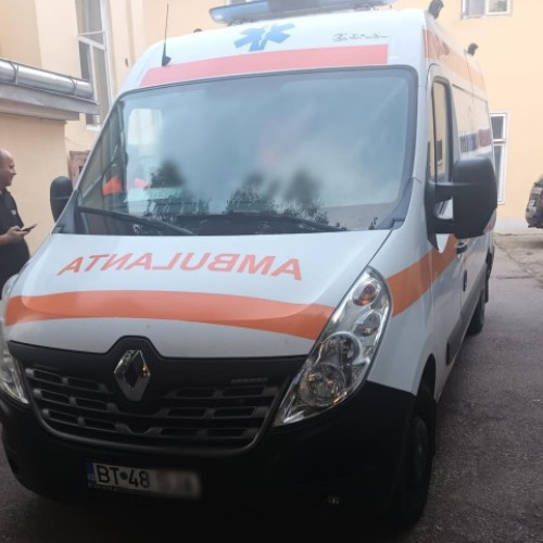 FOTO Un copil de 12 ani, din Botoșani, s-a rătăcit într-un cimitir. A avut nevoie de îngrijiri medicale