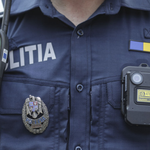 Trei femei bete din Călăraşi, care au apelat abuziv 112, încătuşate şi duse la Poliţie. Una a fost reținută după ce a lovit un polițist