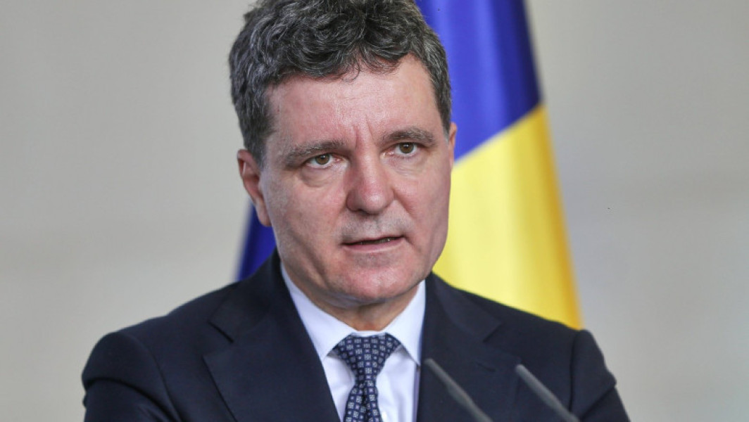 Preşedintele afirmă că foştii premieri nu au acţionat în numele statului român