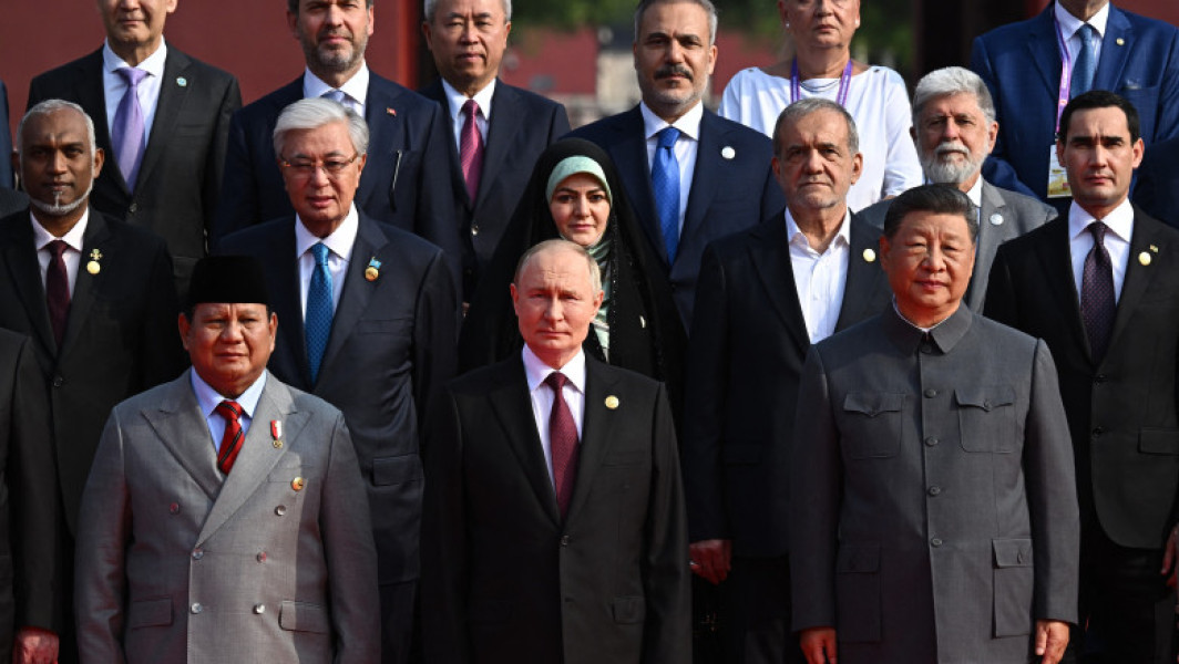 Fotografie istorică cu Xi Jinping, Putin și Kim Jong Un la parada de la Beijing surprinde lumea