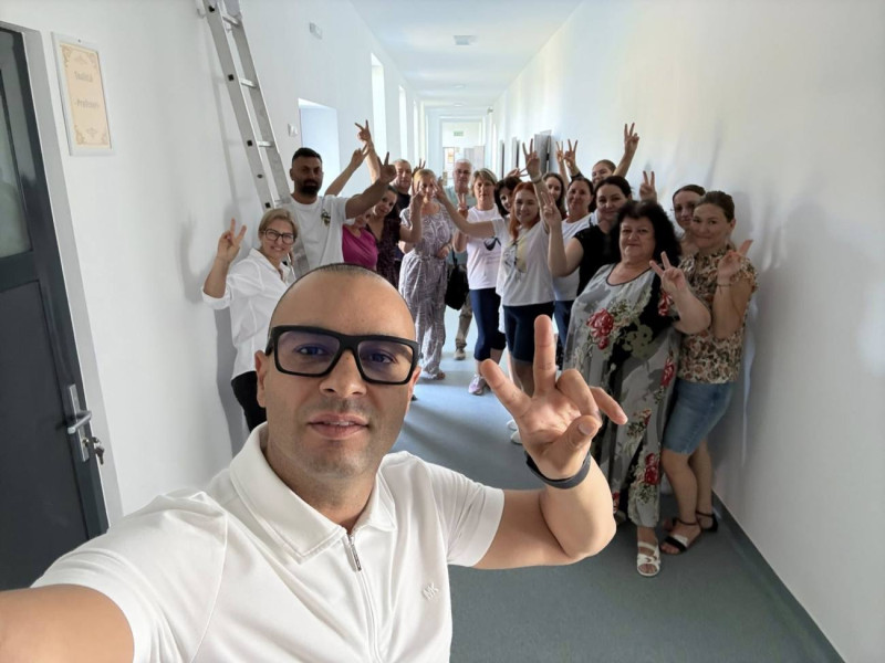Elevii din Ulmi intră în săli moderne, cu sprijin județean, înainte de începerea anului școlar