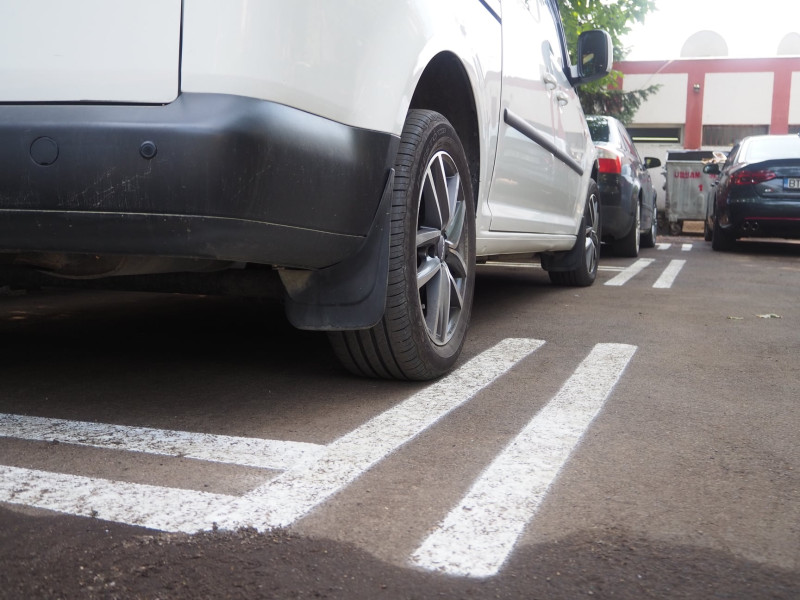 Crește tariful pentru parcările din municipiul Botoșani și costurile ridicării mașinilor
