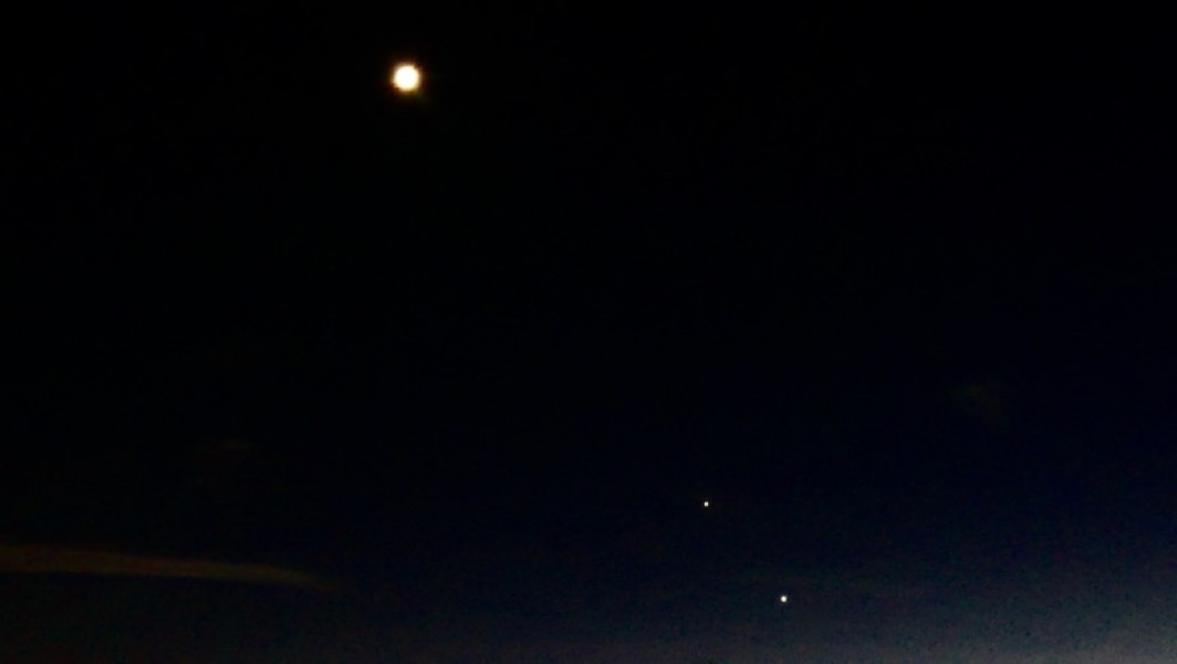 Alinierea spectaculoasă dintre lună, Venus și Regulus poate fi observată vineri dimineață