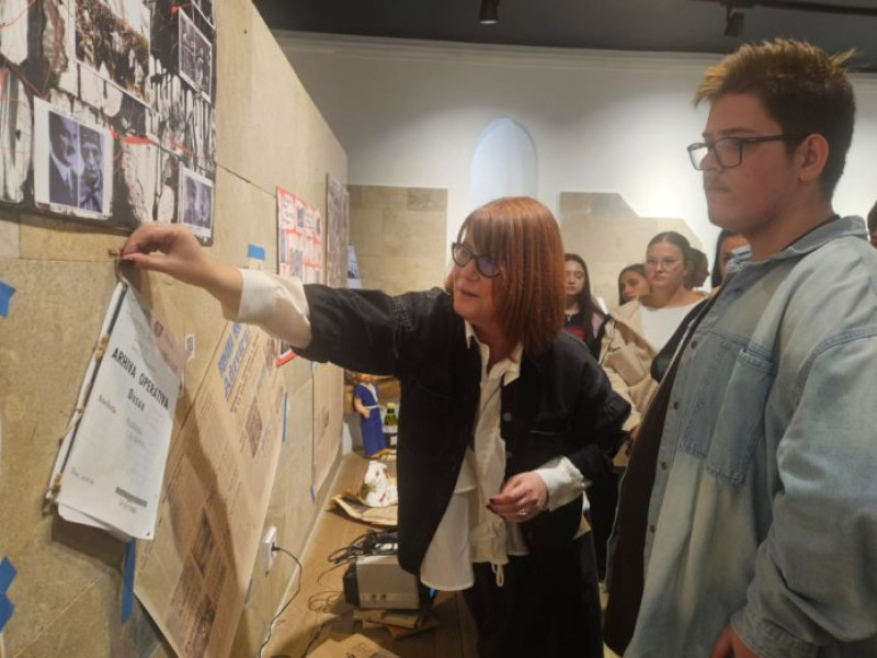 Expoziția „Muzeul școlar al comunismului” deschisă la Memorialul Ipotești