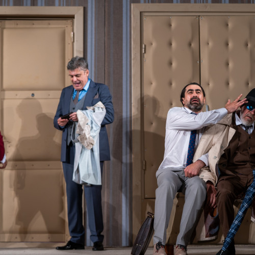 Teatrul Mihai Eminescu Botoșani începe stagiunea 68 cu comedia „O noapte nebună, nebună!”