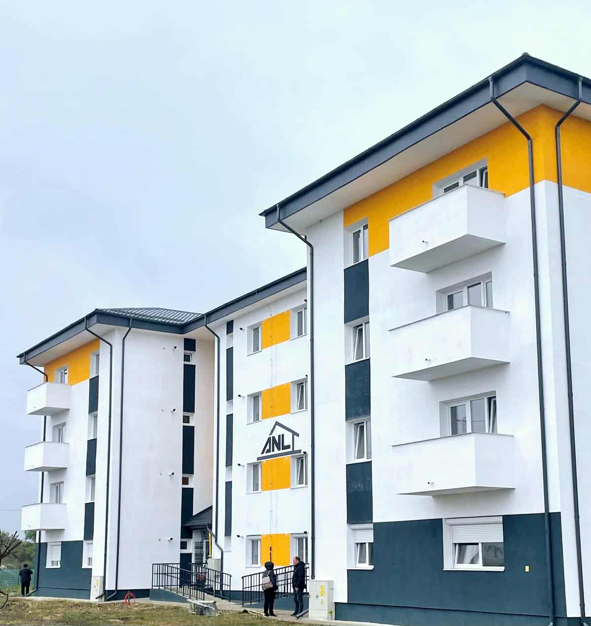 Agenția Națională pentru Locuințe a livrat 24 de apartamente în Bucecea, Botoșani