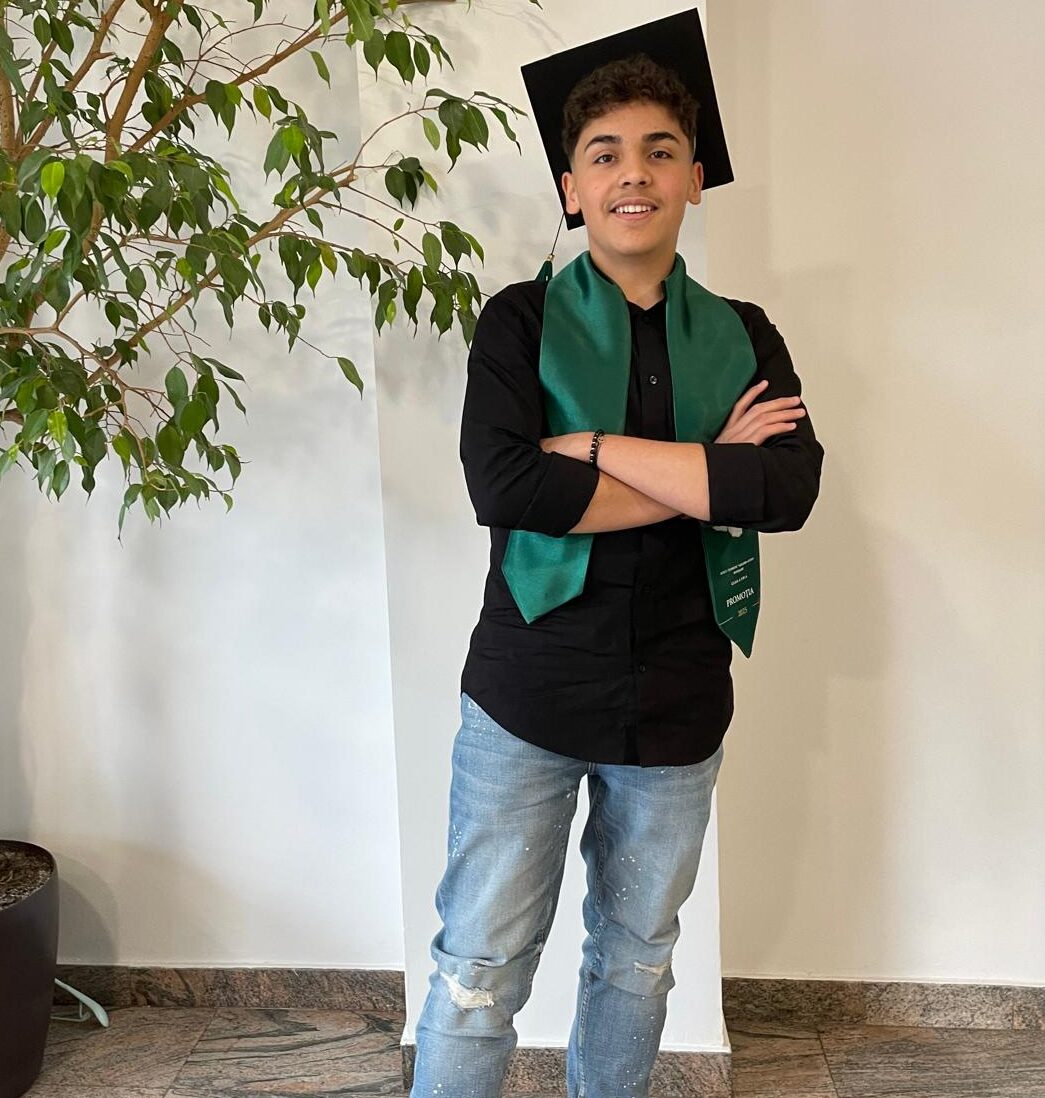 Un adolescent din Botoșani are nevoie de 39.100 euro pentru operația care îi poate salva viața