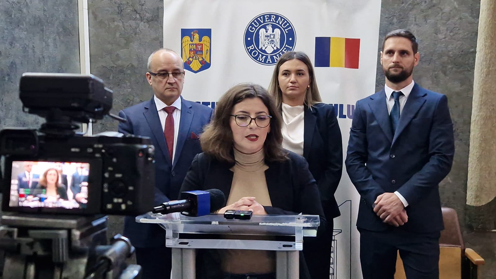 Raluca Curelariu prezintă echipa sa la Prefectura Botoșani