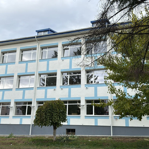 Elevii de la colegiul Mihai Eminescu revin în clădirea principală reabilitată