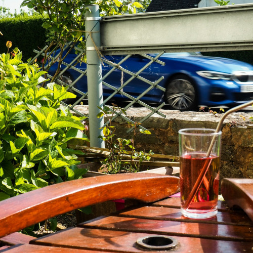 Foișoarele din lemn: soluția ideală pentru un spațiu verde funcțional și atractiv