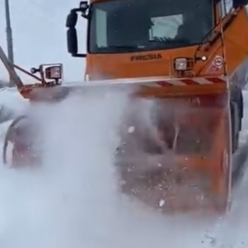 Autoritățile din Botoșani pregătesc intervenții pentru gestionarea situațiilor de iarnă