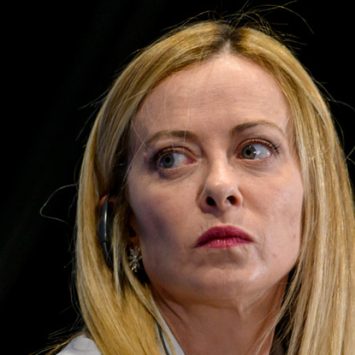 Indignare în Italia după scandări fasciste în fața sediului partidului Giorgiei Meloni